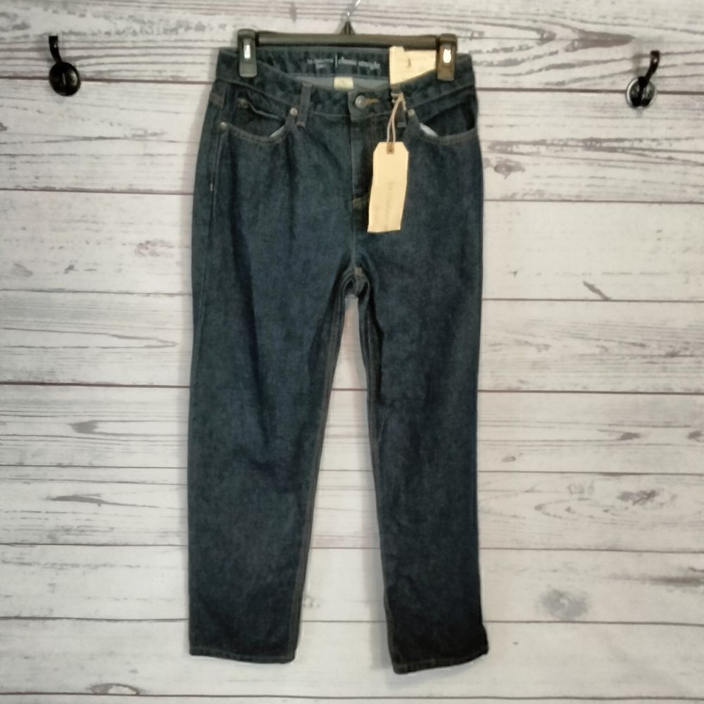 New Without tags "Liz Claiborne" woman's jeans